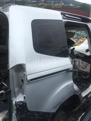 Ford Courier sağ sürgü hatasız orjinal çıkma