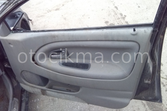 1996 VOLVO S40 KOMPLE ÇIKMA SAĞ ÖN KAPI DÖŞEMESİ.