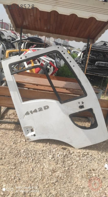 Ford cargo 4142(2017 model) sağ kapı