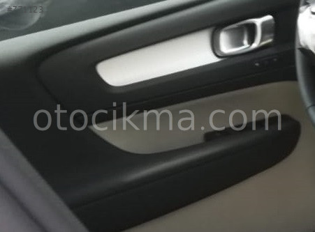2019 VOLVO XC-40 ÇIKMA KAPI KOLÇAĞI.