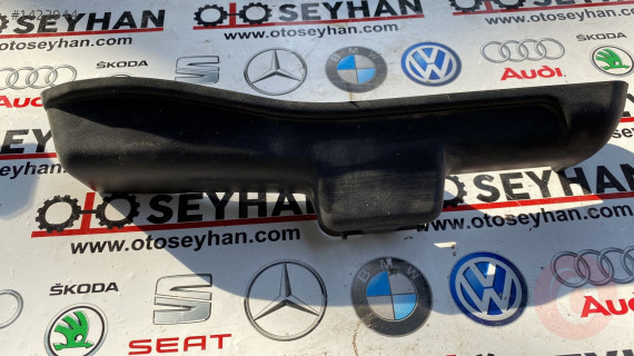 58442-0D090 toyota yaris 2012 sol ön koltuk alt kriko kapağı