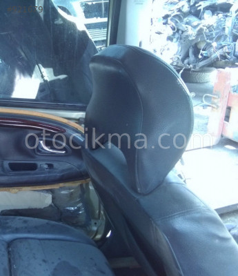 2001 VOLVO S40 ORİJİNAL KOLTUK BAŞLIĞI.