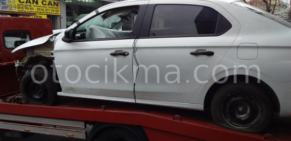 Peugeot  301 sol ön kapı camı
