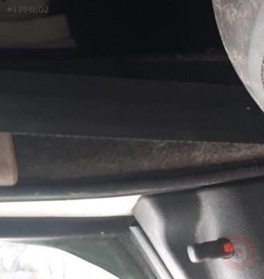 peugeot partner çıkma sağ ön cam düğmesi