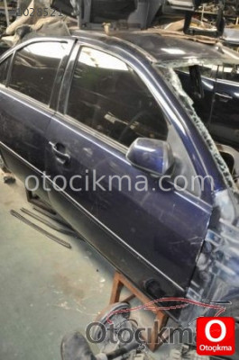 FORD MONDEO DOLU HATASIZ SAĞ ÖN KAPI HAKANOTO ÇIKMA DAN