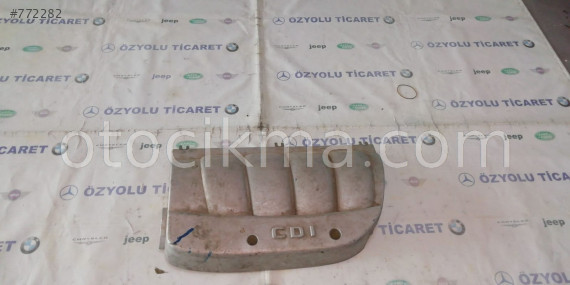 Mercedes w203 c serisi c220 cdı motor üst kapağı A6460100367