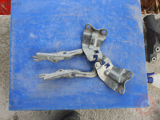 MAZDA 3 ORJİNAL KAPUT MENTEŞESİ