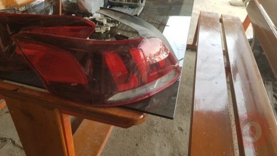 Peugeot 301 model 2017  arka sağ sol stop lambalar çıkma