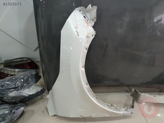 Nissan Qashqai Sağ Ön Çamurluk