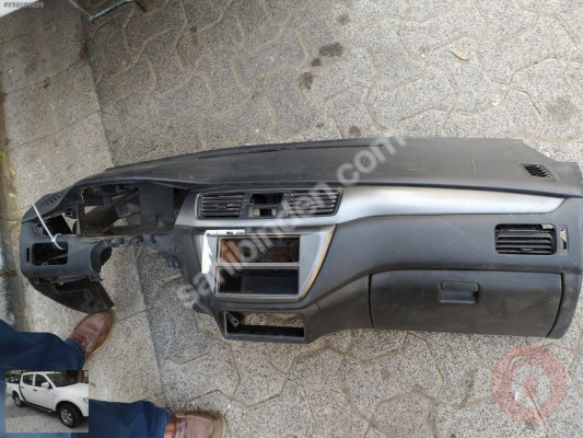 2004-2006 Mitsubishi Lancer Torpido Orjinal