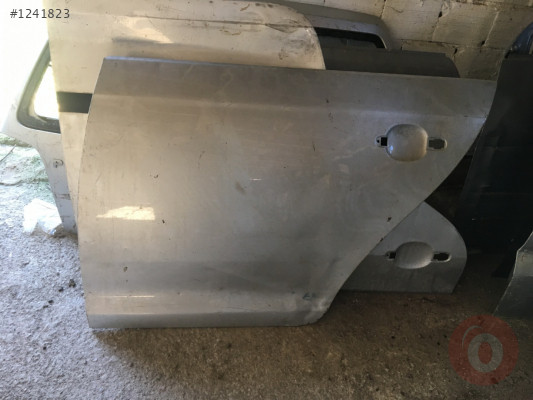 VOLKSWAGEN JETTA SOL ARKA KAPI SACI VE TÜM ORJİNAL ÇIKMA