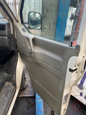 VOLKSWAGEN TRANSPORTER SAĞ KAPI DÖŞEMESİ ÇIKMA