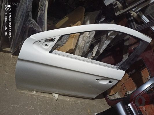 Peogeut 301 sol ön kapı