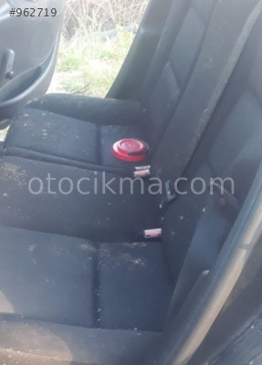 2009 peugeot 207 1.4 benzinli sökme arka takım koltuk döşeme