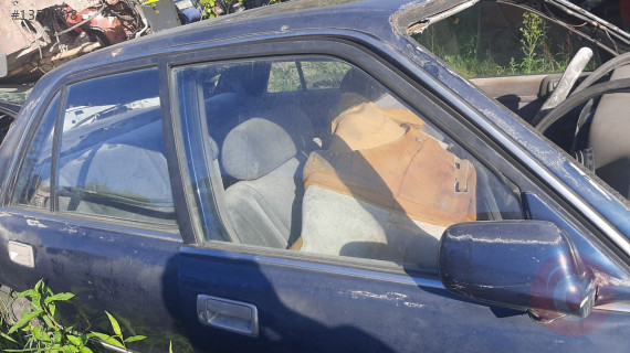 toyota cressida çıkma sağ cam