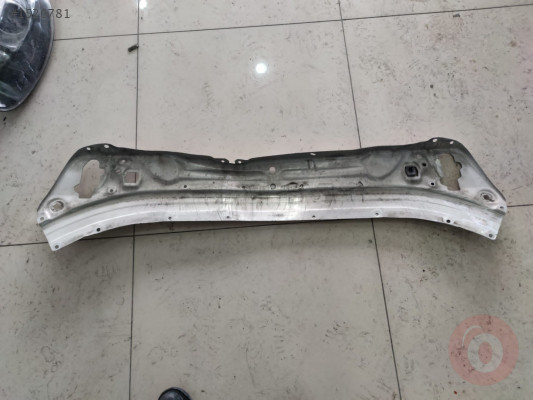 Mercedes C Serisi W205 Ön Panel Güçlendirme A2056203301