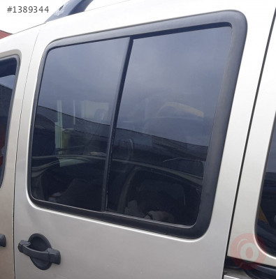 2011 fiat doblo 1.3 çıkma sol arka kapı camı sürgülü