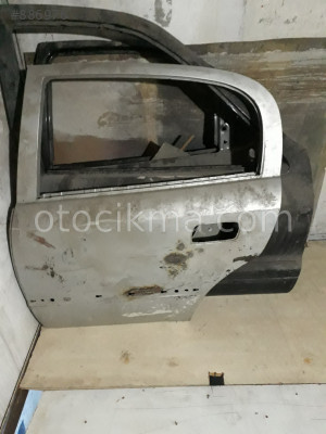 1999 model astra arka kapi