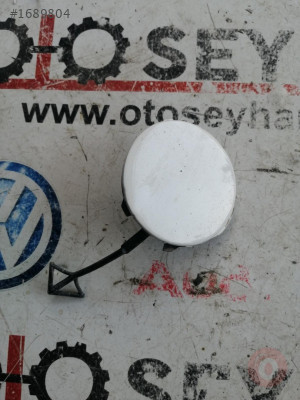 1P0807441C seat leon 2010 arka tampon çeki demiri kapağı