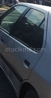 1998 model peugeot 306 1.8 benzinli çıkma sol arka kapı