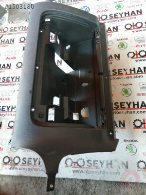 1K1857290 vw golf 5 torpido kapağı yuvası