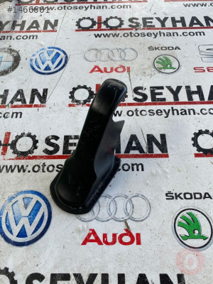 8P0886197A audi a3 sportback arka koltuk bağlantı kapağı