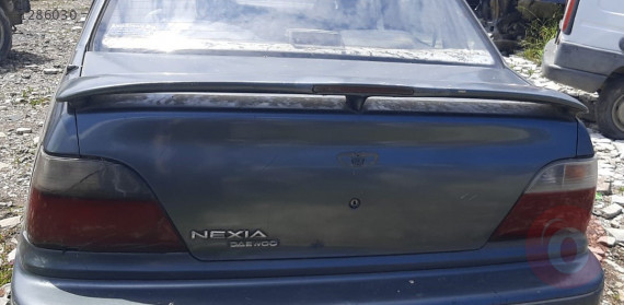 1996 model daewoo nexia 1.5 çıkma dolu bagaj kapağı