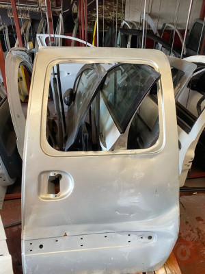 RENAULT KANGOO ORIJINAL SOL SURGULU KAPI GÜL OTOMOTIV