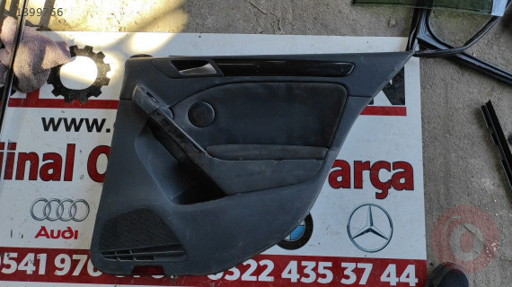 5K6867212 Volkswagen Golf 6 sağ arka kapı kartonu döşemesi