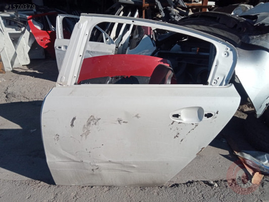 Peugeout 508 sol arka kapı çıkma