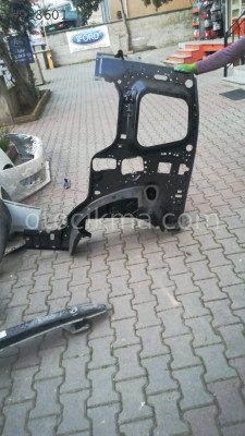 FORD COURİER SAĞ ARKA ÇAMURLUK MAHİR OTO'DAN ÇIKMA ORİJİNAL