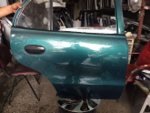 1996 Hyundai Accent sağ arka kapı çıkma
