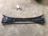 Oto Çıkma Parça / Toyota / Avensis / Oto Cam / Ön Cam Izgarası / Çıkma Parça 