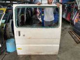Oto Çıkma Parça / Mazda / E-2200 / Kaporta & Karoser / Sol Sürgülü Kapı / Çıkma Parça 