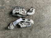 MERCEDES C205 KAPUT MENTEŞESİ 2058800828 ORJİNAL SIFIR