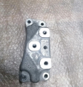 Oto Çıkma Parça / Volkswagen / Jetta / Motor / Takozu & Kulağı / Çıkma Parça 