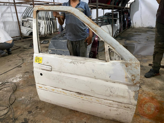 FORD ESCORT SAĞ ÖN KAPI 1990-1995 MODEL ORJİNAL ÇIKMA TEMİZ