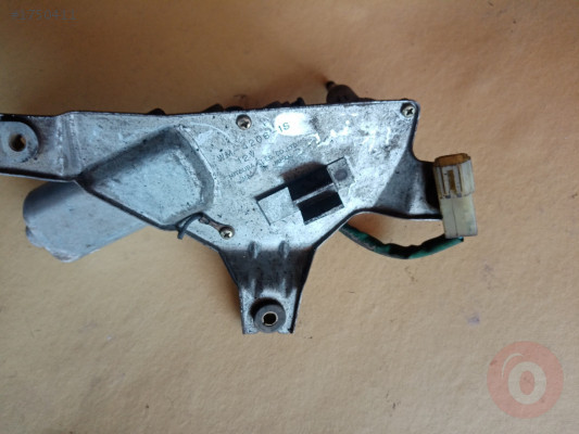 Mitsubishi L300 Arka cam silicek motoru