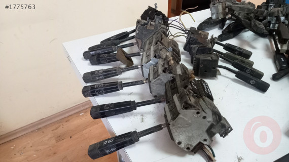 Renault 9 çıkma sinyal silecek kolu