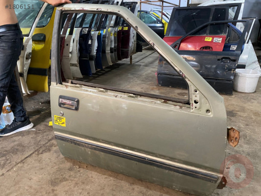 MİTSUBİSHİ LANCER SAĞ ÖN KAPI DÖŞEMESİ 1988 MODEL