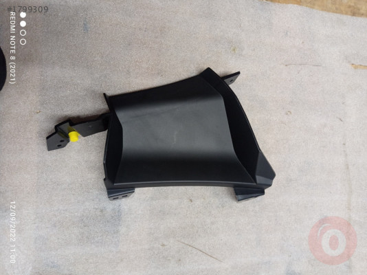 8W0121764M/8W0121764H ÖN TAMPON HAVA KILAVUZU SAĞ AUDİ A4 20