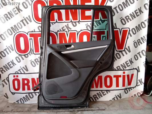 VOLKSWAGEN TİGUAN SAĞ ARKA KAPI DÖŞEMESİ ORJİNAL ÇIKMA PARÇA