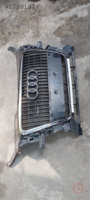 Audi Q5 çıkma ön panjur