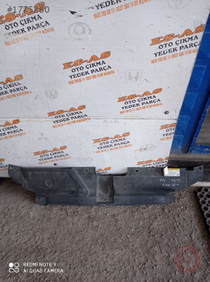 Audi A4 Ön Panel Üst Kaplama Plastiği 2013-2015