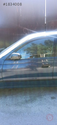 Toyota carina kapı çamurluk