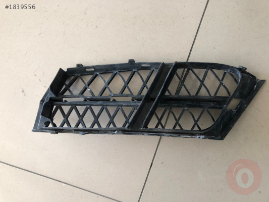 BMW F07 ÖN TAMPON IZGARASI SAĞ 51117200734