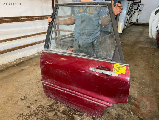 MİTSUBİSHİ GALANT SOL ARKA KAPI CAMI 1990 MODEL