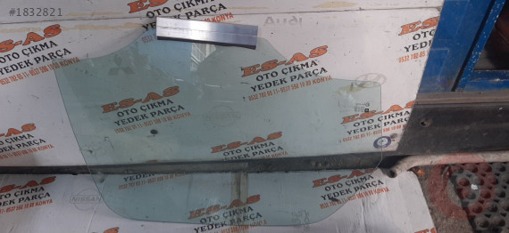 Opel Corsa C sağ arka kapı camı 2000 2006