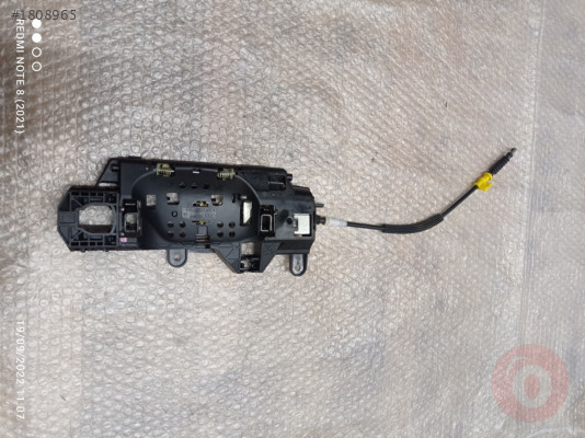 8W0837812A KAPI KOLU KİLİDİ YATAĞI SAĞ ÖN AUDİ A4 A5 2016>>