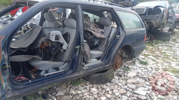 mercedes w210 kesme sol arka çamurluk